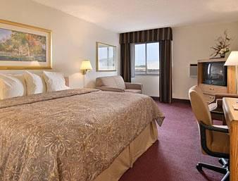 Ramada Fairview Heights酒店 客房 照片